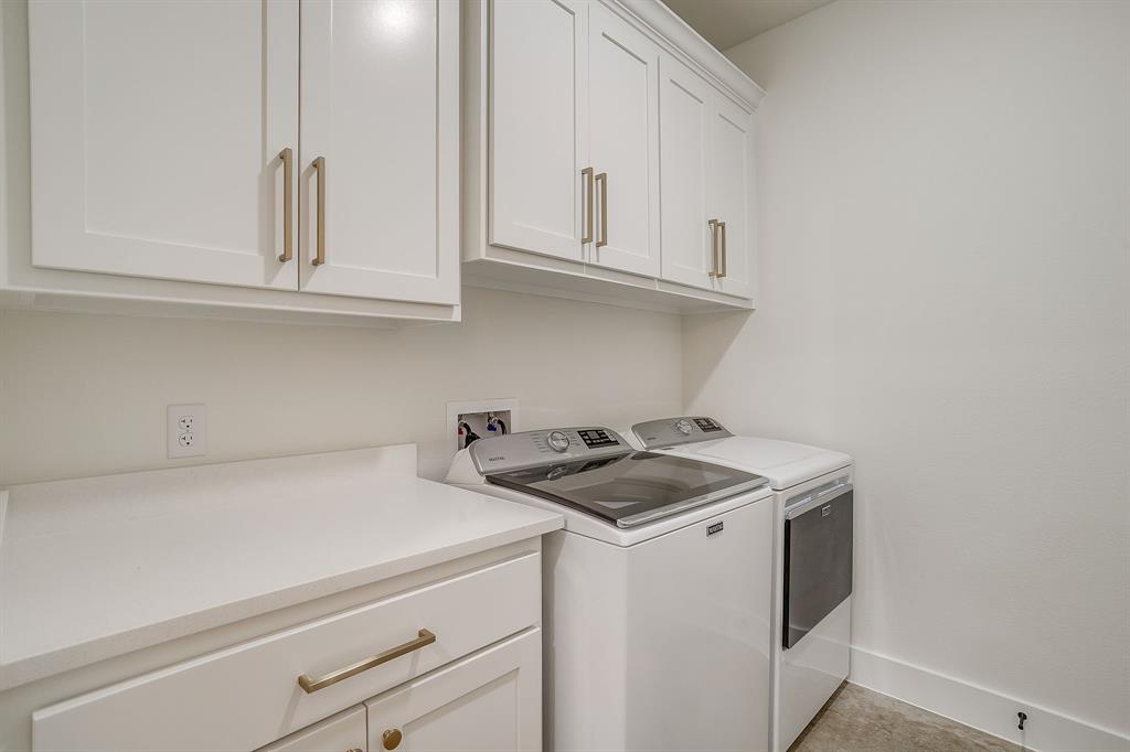 106 Cardinal Wds Granbury, TX 76049 - Photo 13 of 22