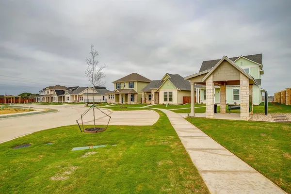$3,650 | 106 Cardinal Wds, Granbury, TX 76049