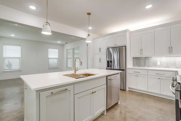 $3,650 | 106 Cardinal Wds, Granbury, TX 76049