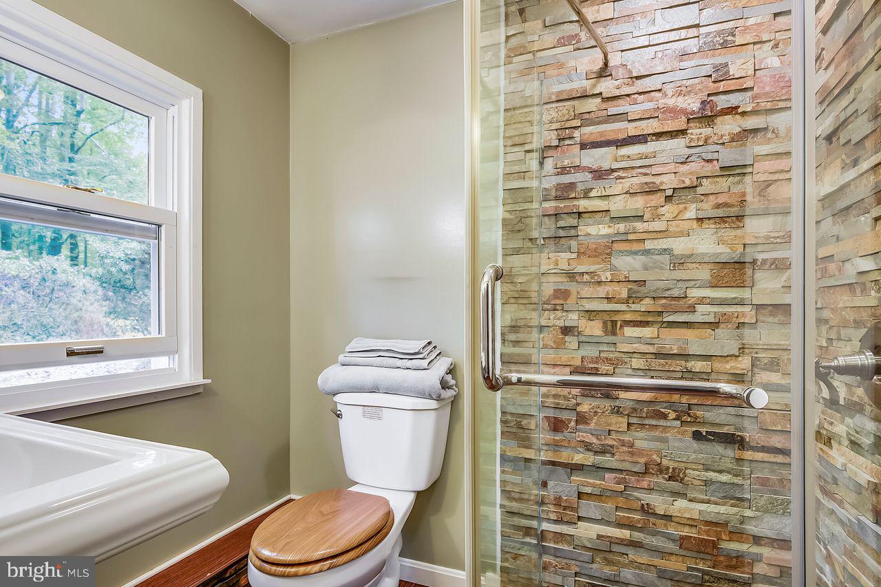 14415 Manor Road Phoenix, MD 21131 - Photo 14 of 40 Hall Bath