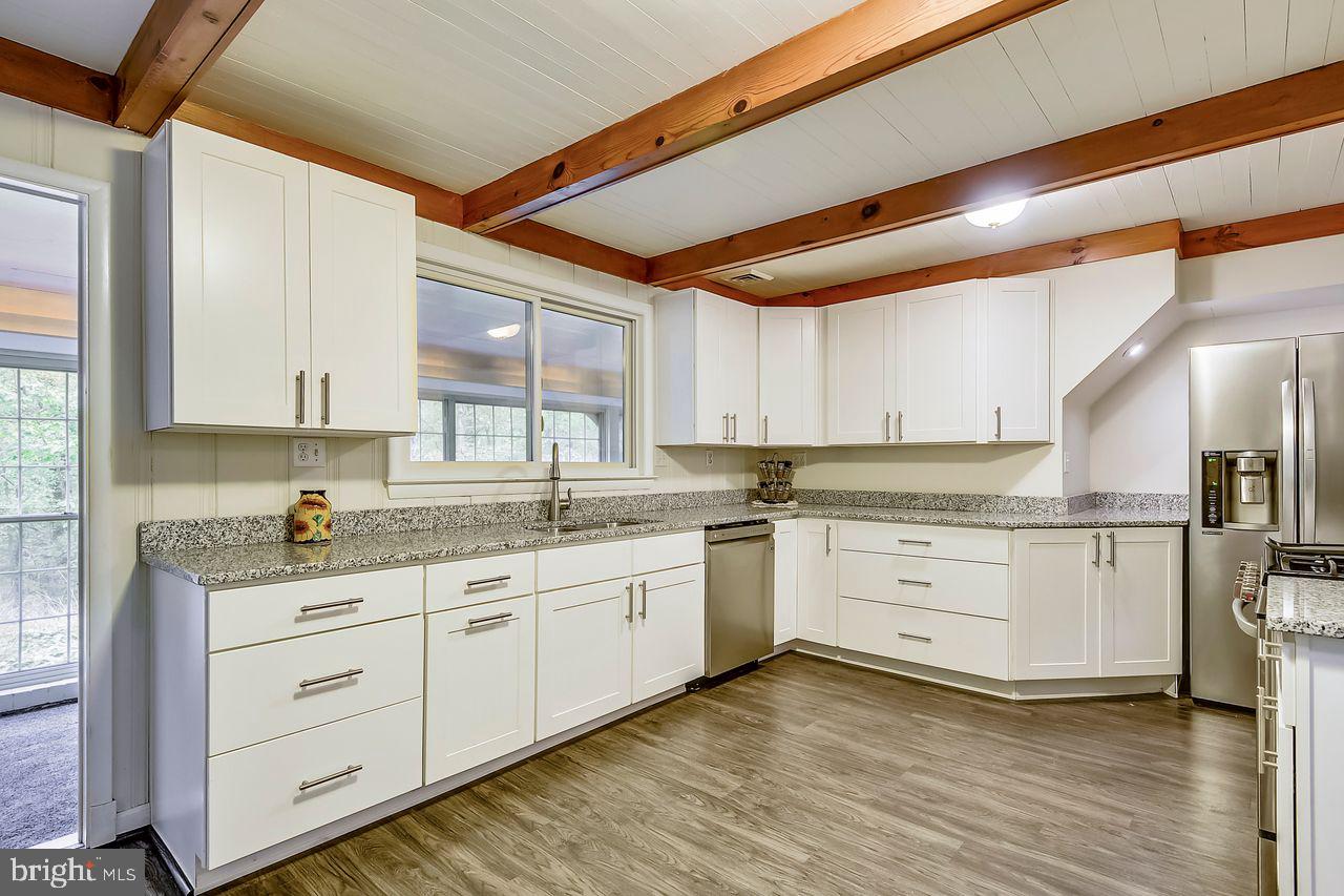 14415 Manor Road Phoenix, MD 21131 - Photo 22 of 40 New kitchen beamed ceiling