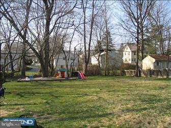 328 Rockland Road Wayne, PA 19087 - Photo 2 of 4
