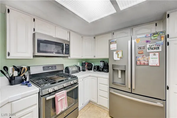 $562,500 | 14 Barton Spring Circle, Henderson, NV 89074