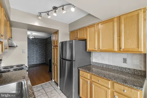$300,000 | 4500 South Four Mile Run Drive, Unit 1122, Arlington, VA 22204