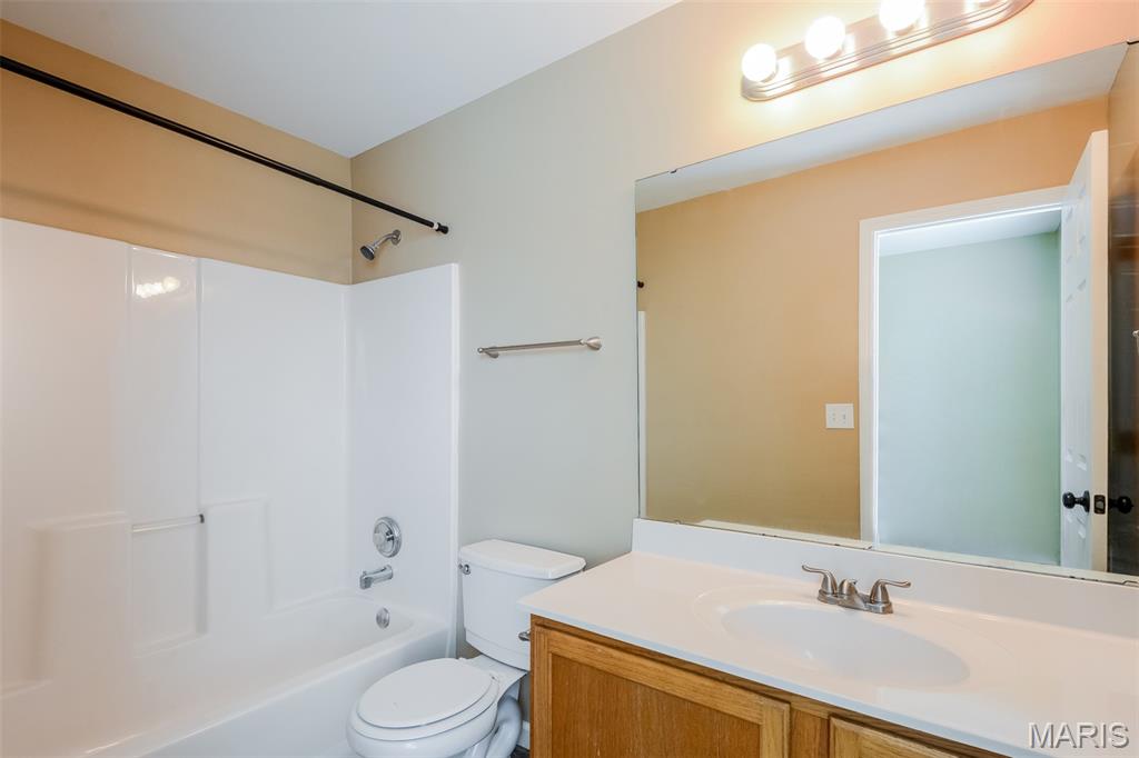 209 Cherrywood Parc Drive O'Fallon, MO 63368 - Photo 12 of 17