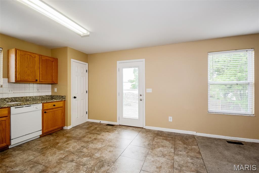 209 Cherrywood Parc Drive O'Fallon, MO 63368 - Photo 8 of 17