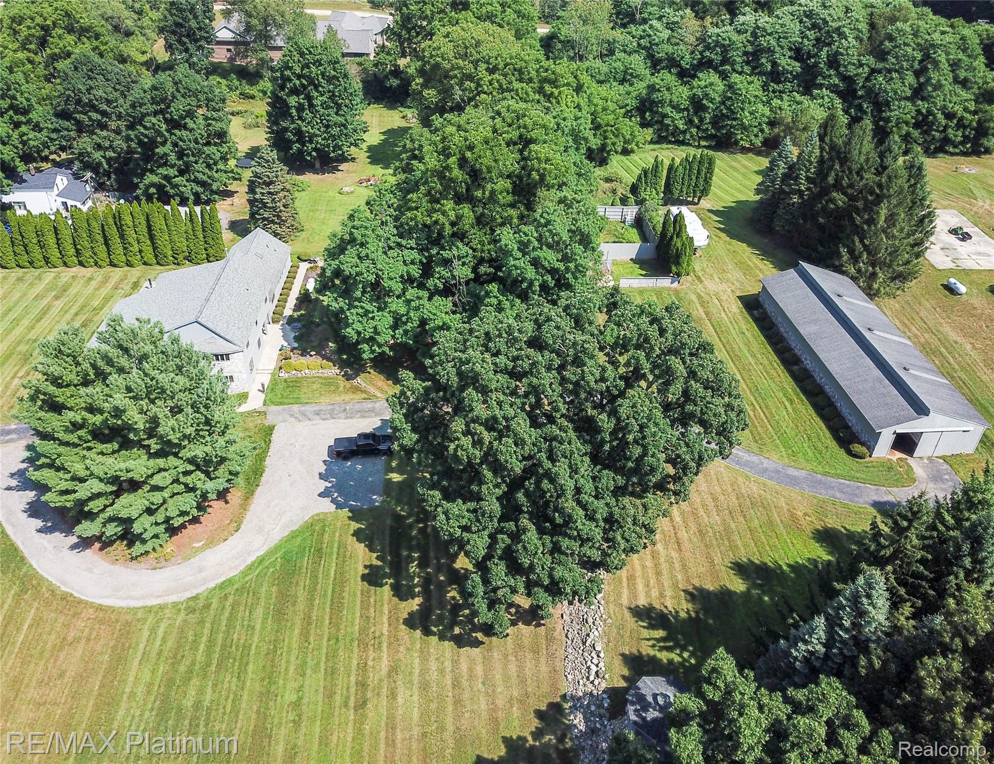 5160 Fenton Road Fenton, MI 48430 - Photo 5 of 68 DJI_0116.jpg