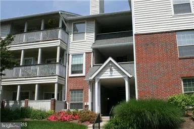 $1,900 | 12165 Penderview Terrace, Unit 1035, Fairfax, VA 22033