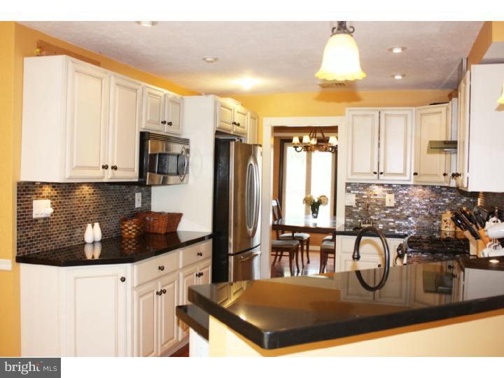 2 Sunan Road Broomall, PA 19008 - Photo 9 of 25 Kitchen