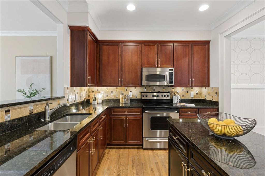 2660 Colgan Court Southeast Atlanta, GA 30317 - Photo 5 of 36