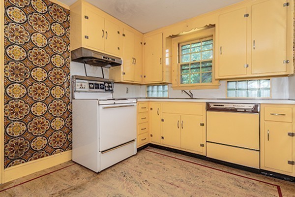 81 Statler Road Belmont, MA 02478 - Photo 5 of 13 Gallery Image 5