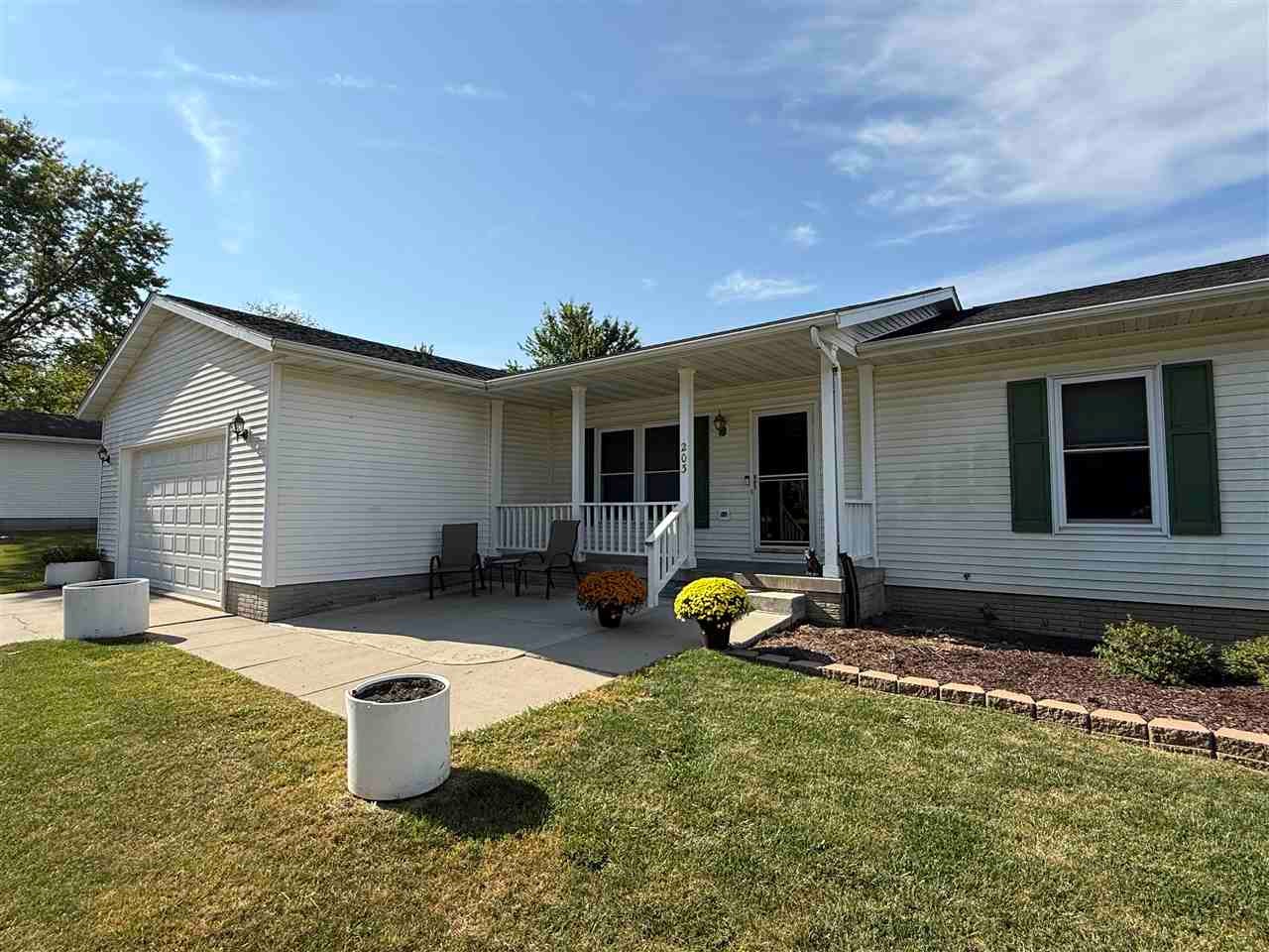 203 Valley Road Williamsburg, IA 52361 - Photo 2 of 24 Gallery Image 2