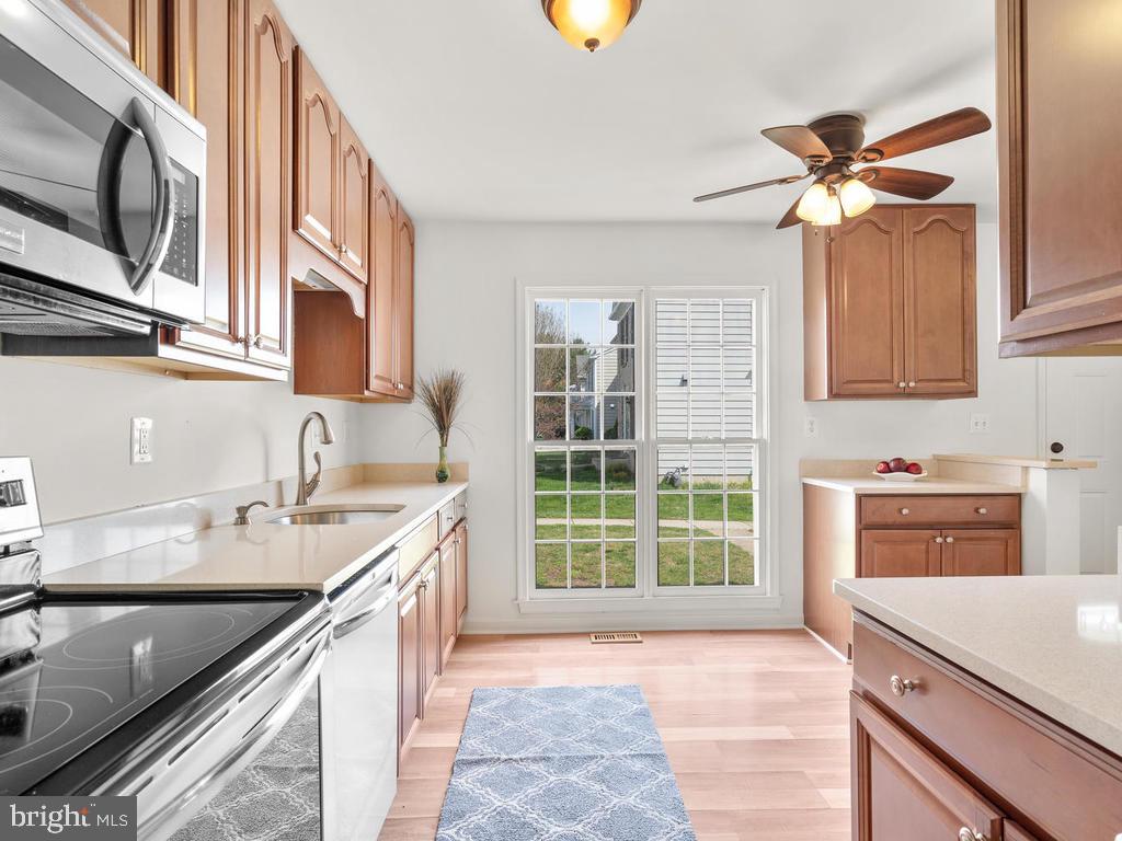 645 Concerto Lane Silver Spring, MD 20901 - Photo 8 of 39 Kitchen View