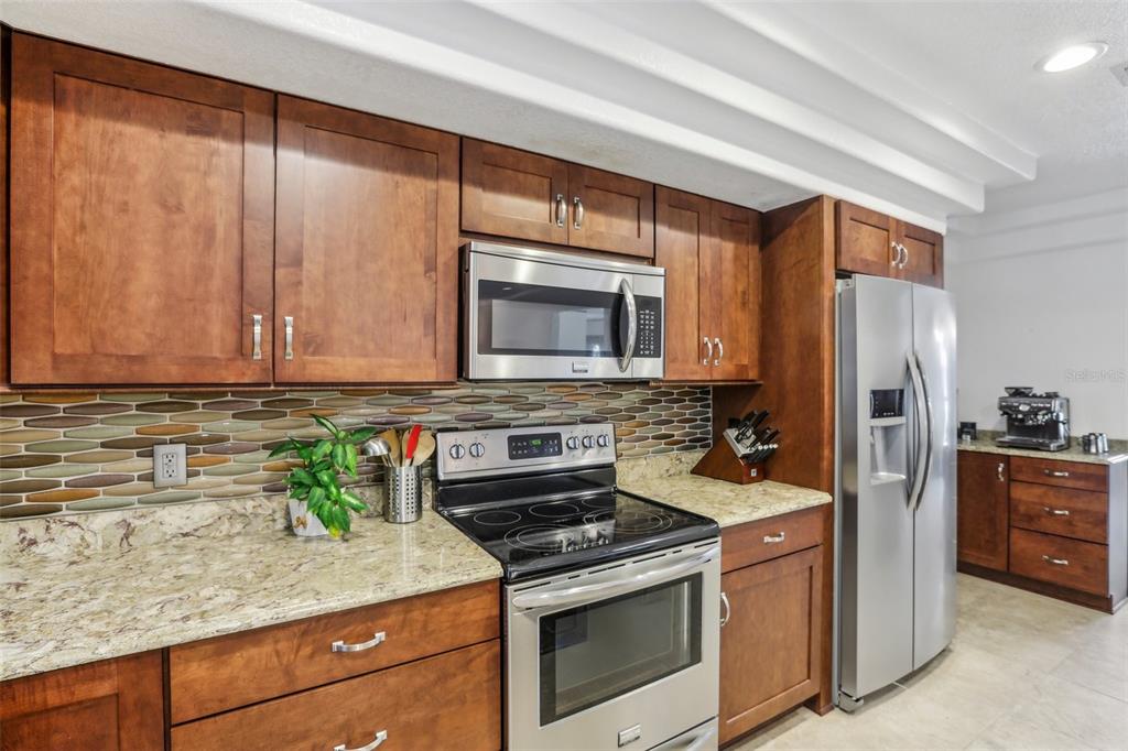 1226 Debuel Road Lutz, FL 33549 - Photo 15 of 39