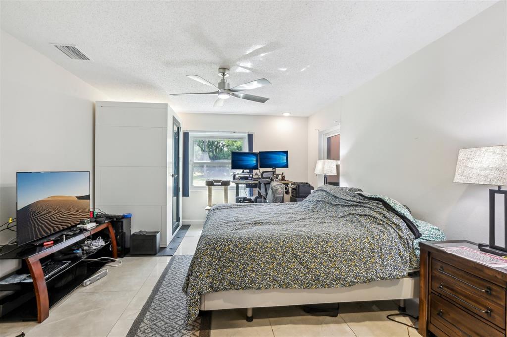 1226 Debuel Road Lutz, FL 33549 - Photo 18 of 39