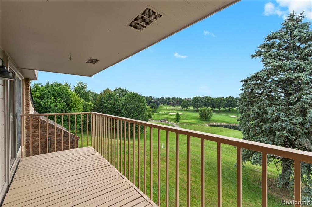 996 Golfview Court Rochester Hills, MI 48307 - Photo 23 of 46