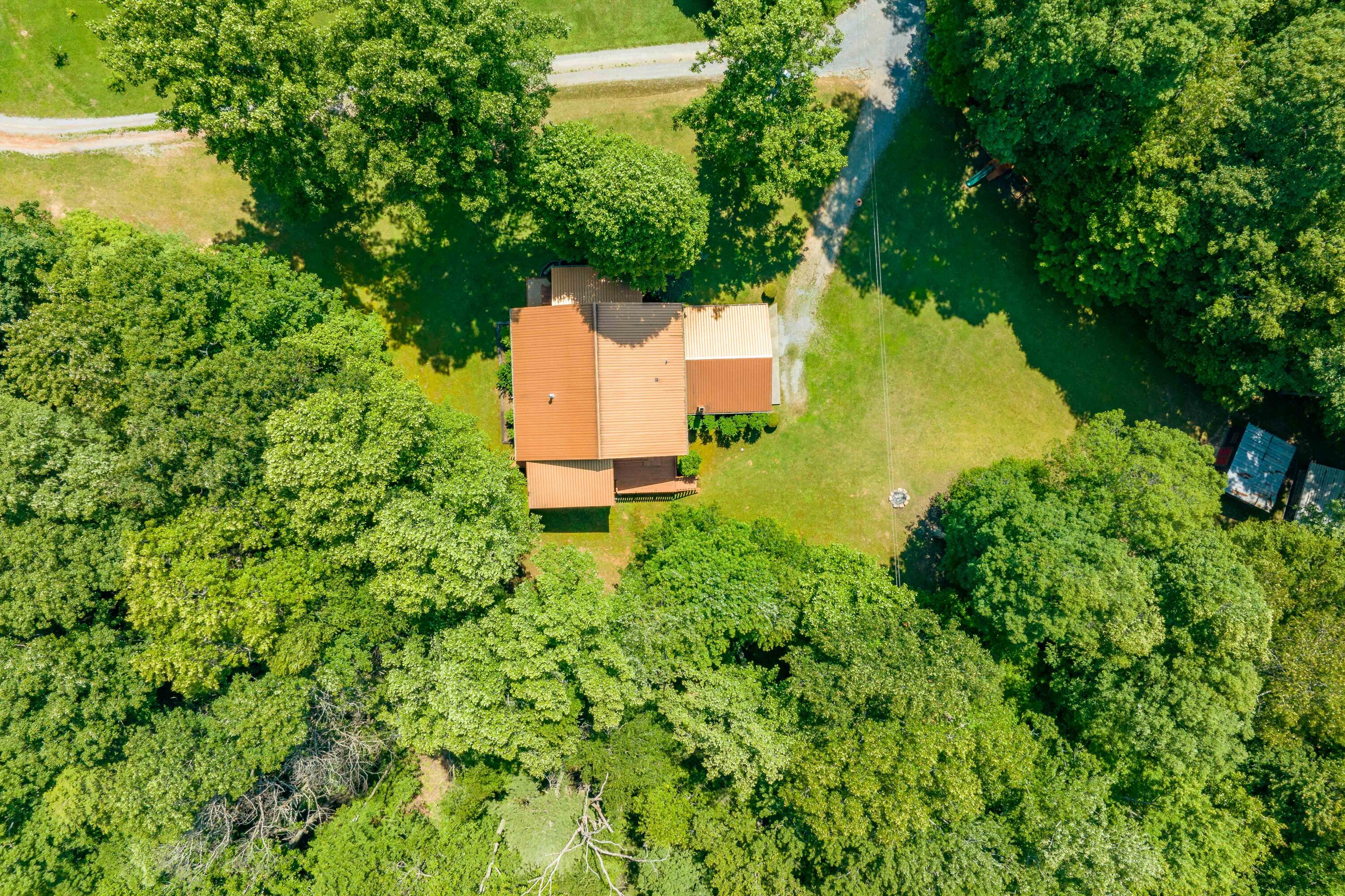 795 Hiram Clark Road Elizabethton, TN 37643 - Photo 11 of 107 795 Hiram Clark road (13 of 107)
