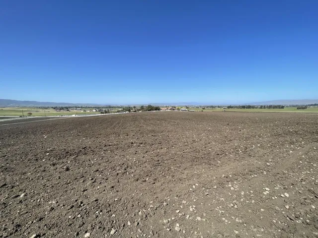 $1,300,000 | 1810 Santa Ana Valley Road, Hollister, CA 95023