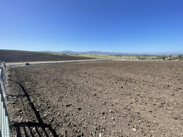 $1,300,000 | 1810 Santa Ana Valley Road, Hollister, CA 95023