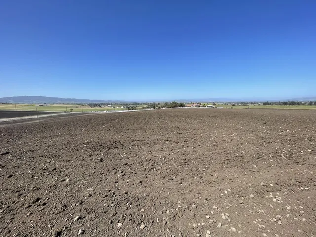 $1,300,000 | 1810 Santa Ana Valley Road, Hollister, CA 95023