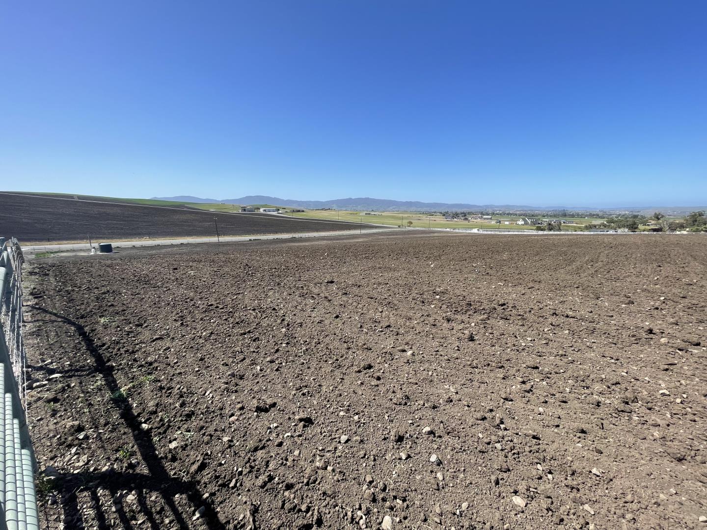 1810 Santa Ana Valley Road Hollister, CA 95023 - Photo 5 of 9 a view of an ocean beach and city