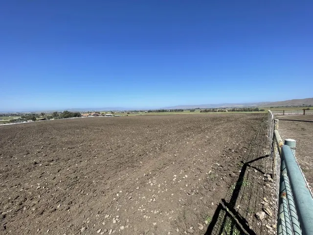 $1,300,000 | 1810 Santa Ana Valley Road, Hollister, CA 95023