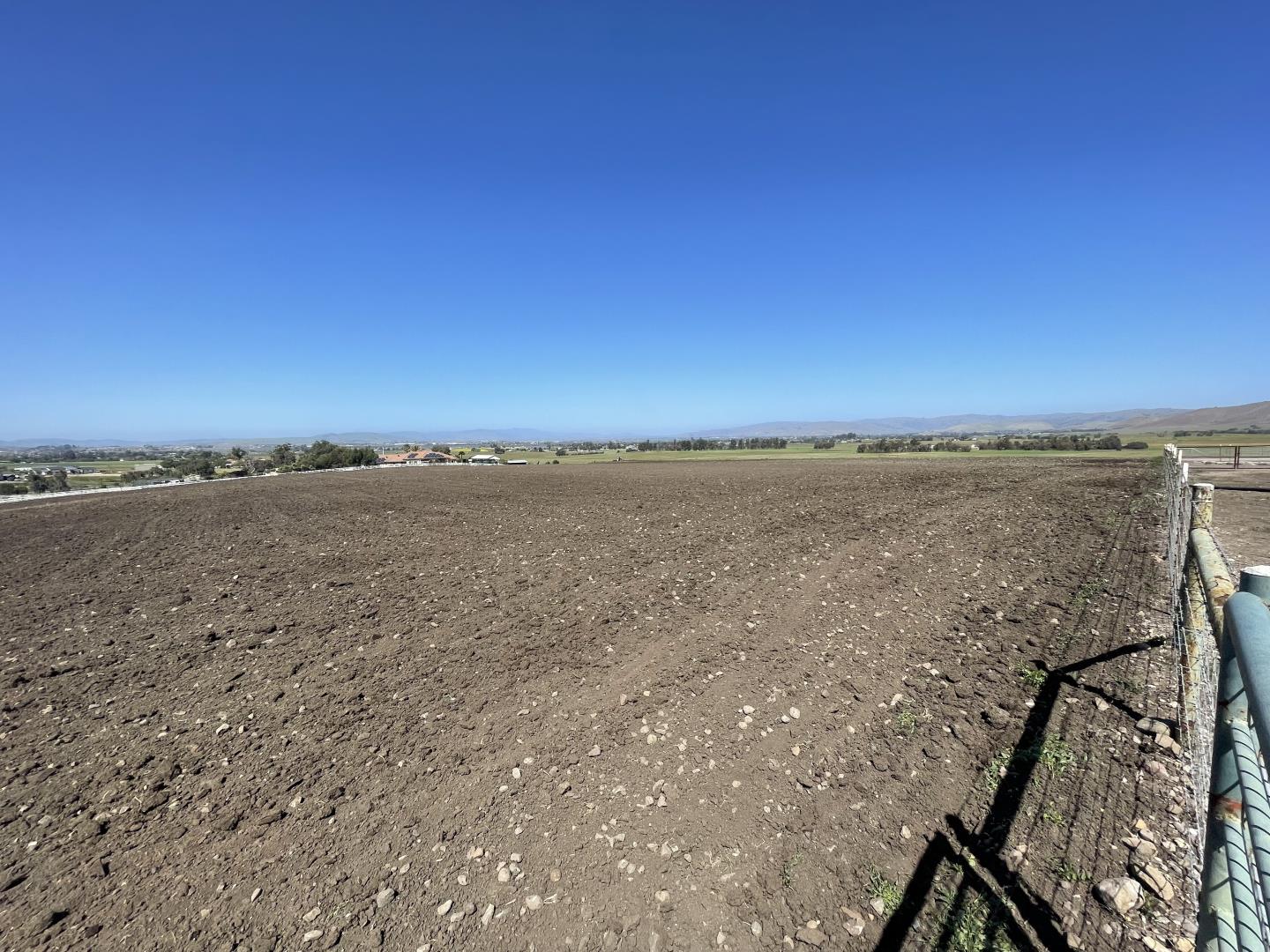 1810 Santa Ana Valley Road Hollister, CA 95023 - Photo 8 of 9 a view of an ocean beach