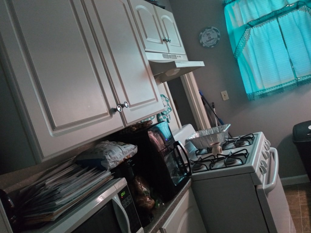 662 2nd Street Fall River, MA 02721 - Photo 10 of 11