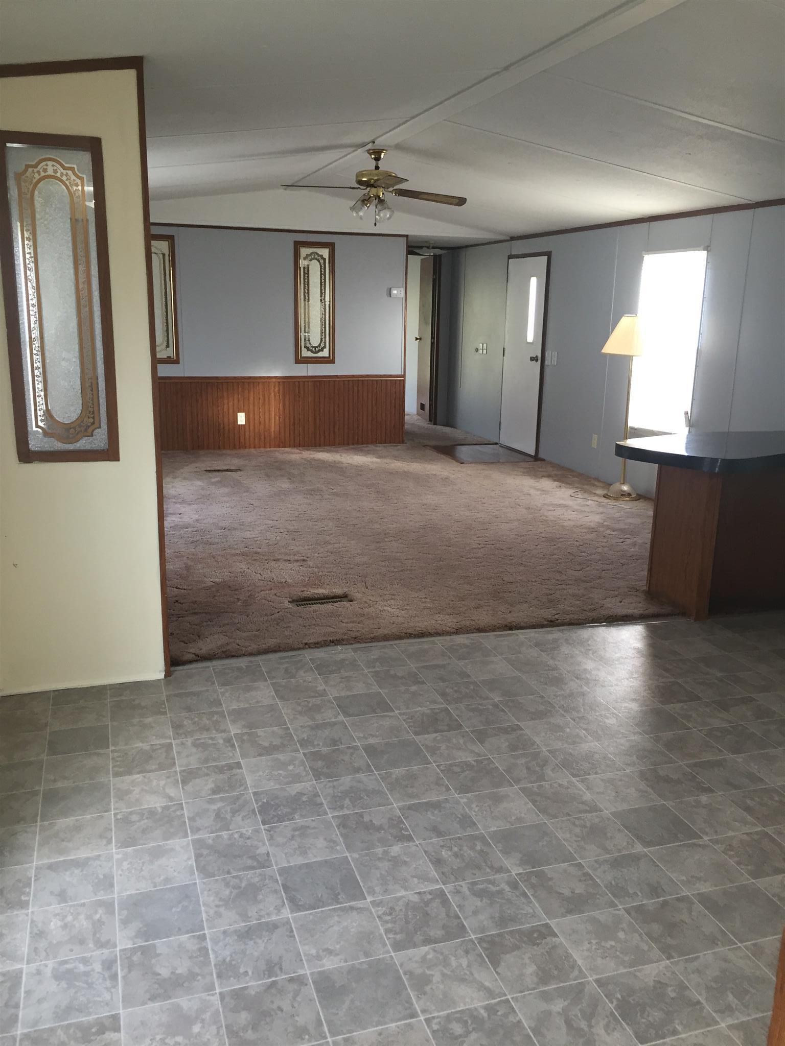 2175 Baggett Road Palmyra, TN 37142 - Photo 9 of 19 a view of an empty room and window