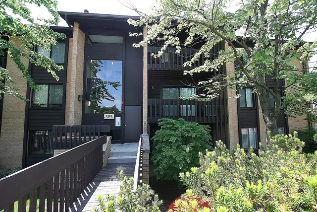 $1,800 | 6143 Knoll Wood Road, Unit 106, Willowbrook, IL 60527
