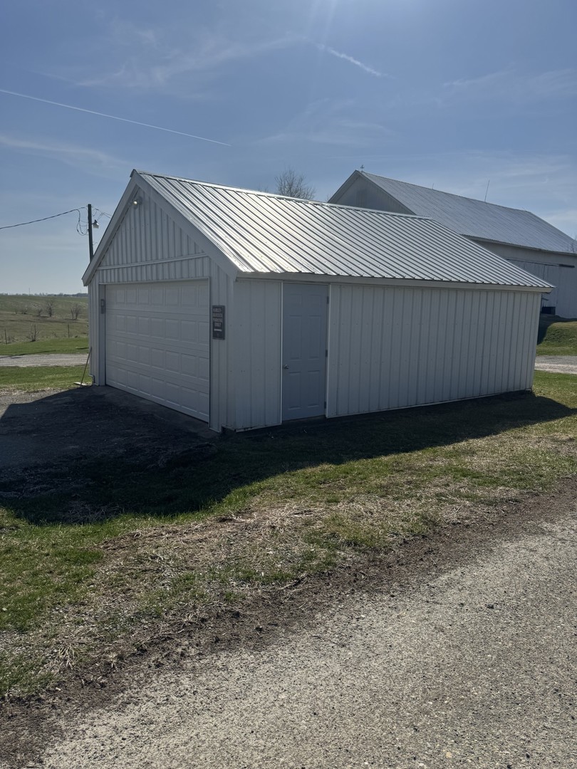 19381 Luther Road Sterling, IL 61081 - Photo 22 of 43