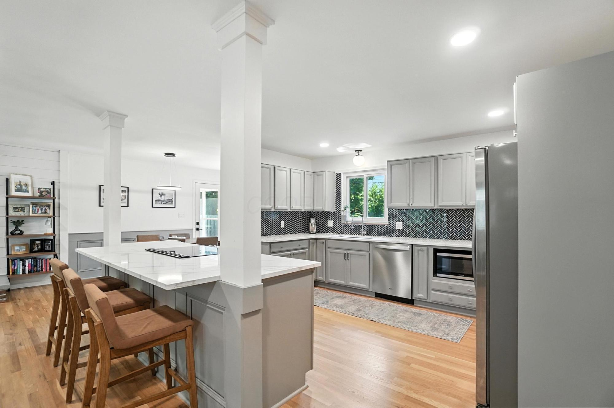 2820 Halstead Road Columbus, OH 43221 - Photo 20 of 76 Eat-In Kitchen
