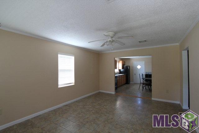 2025 Highway 1 Raceland, LA 70394 - Photo 3 of 8 Living Room