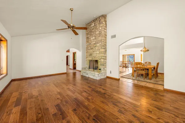 $2,100,000 | 700 Thomas Street, Oak View, CA 93022