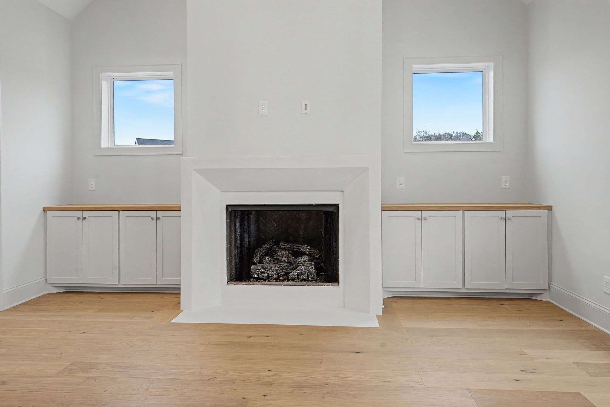 7032 Kinderhook Road Nashville, TN 37221 - Photo 27 of 91 a view of a livingroom with a fireplace