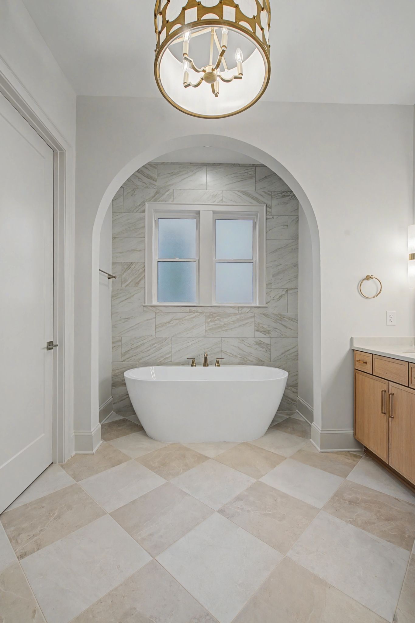 7032 Kinderhook Road Nashville, TN 37221 - Photo 34 of 91 a view of a bathtub in a bathroom