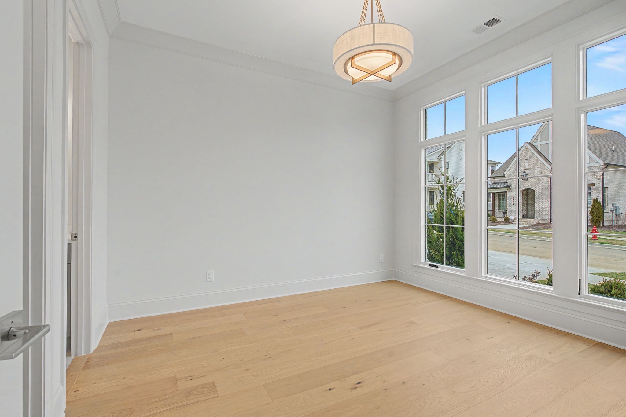 7032 Kinderhook Road Nashville, TN 37221 - Photo 8 of 91 a view of an empty room with a window