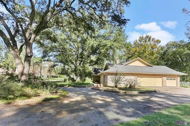 $785,000 | 8311 Oakbrook Drive, St. George, LA 70810