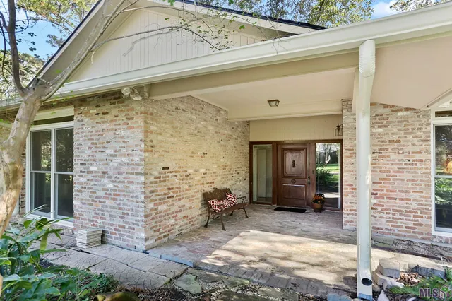 $785,000 | 8311 Oakbrook Drive, St. George, LA 70810