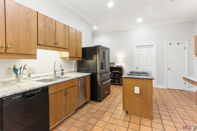 $785,000 | 8311 Oakbrook Drive, St. George, LA 70810