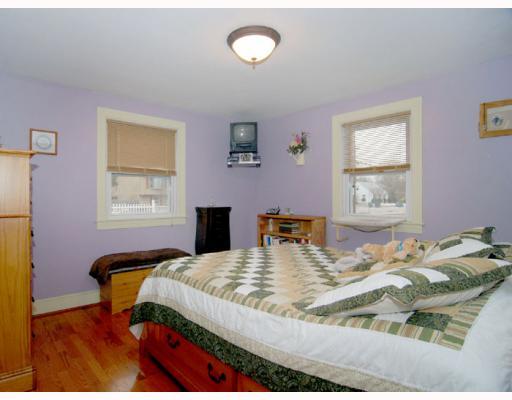 90 Nausauket Road Warwick, RI 02886 - Photo 10 of 11 Master Bedroom.