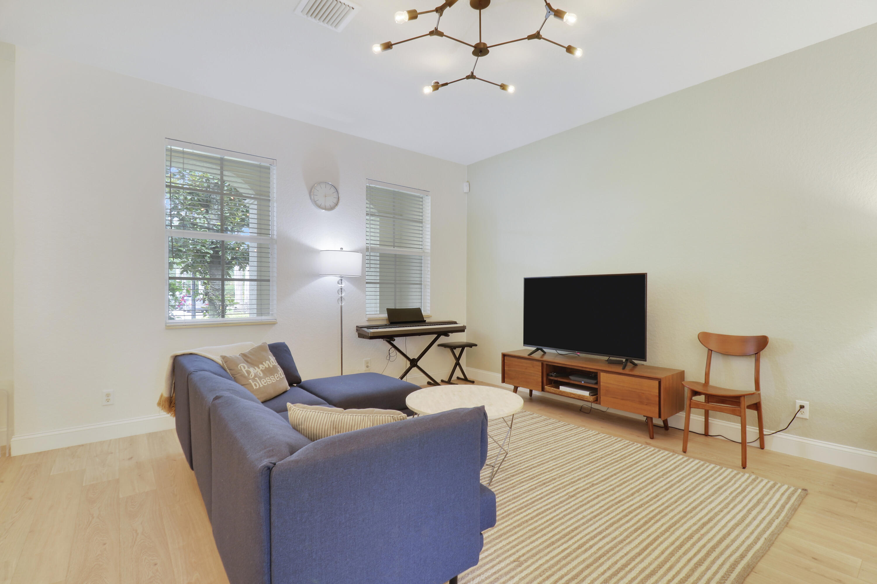 151 Mulligan Place Jupiter, FL 33458 - Photo 5 of 23 Living Room