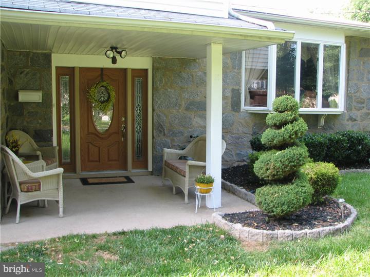 309 Parry Road Cinnaminson, NJ 08077 - Photo 2 of 25 Porch