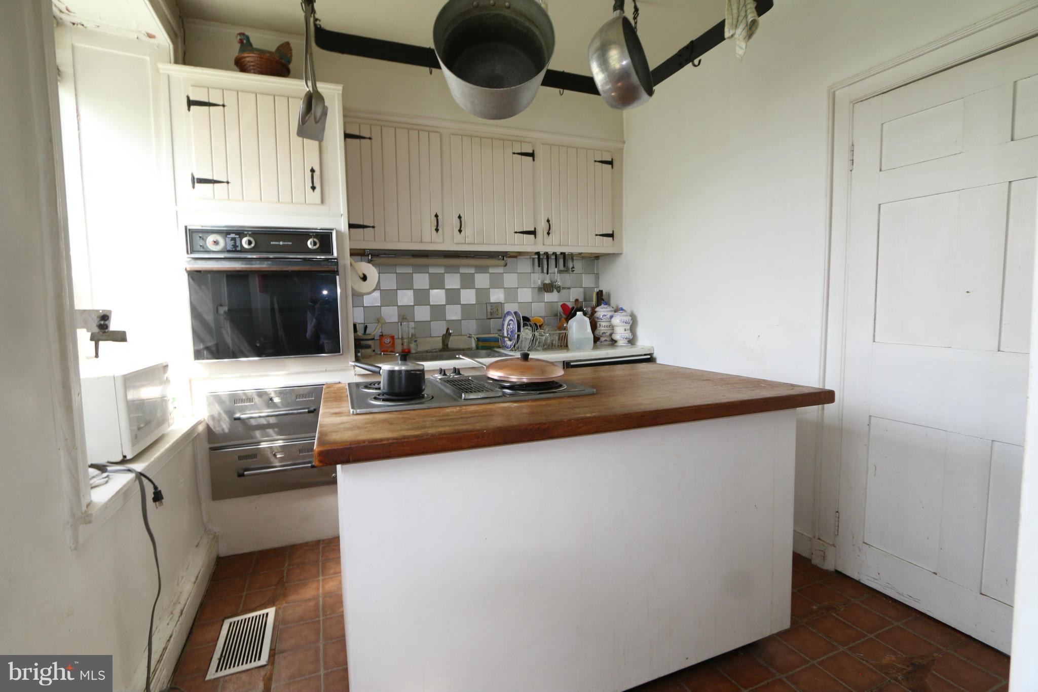 7608 University Road Boonsboro, MD 21713 - Photo 11 of 30 Kitchen