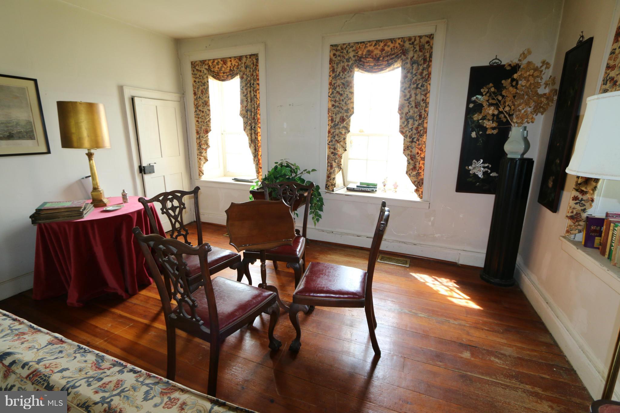 7608 University Road Boonsboro, MD 21713 - Photo 6 of 30 Living Room