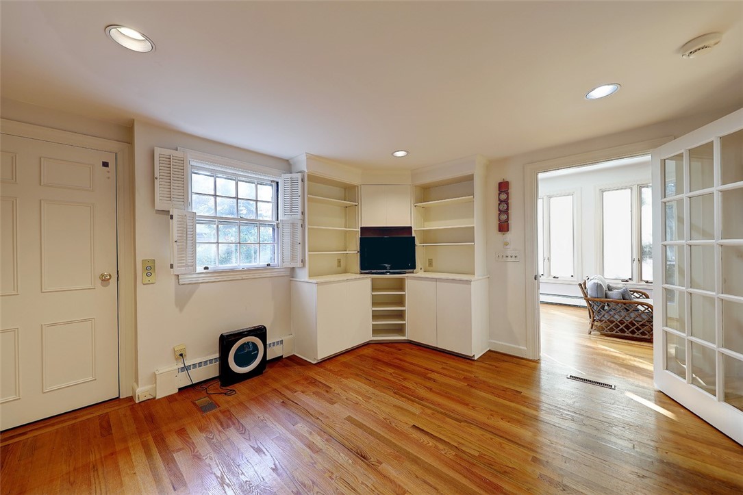 21 Harwich Road Providence, RI 02906 - Photo 19 of 50 Gallery Image 19