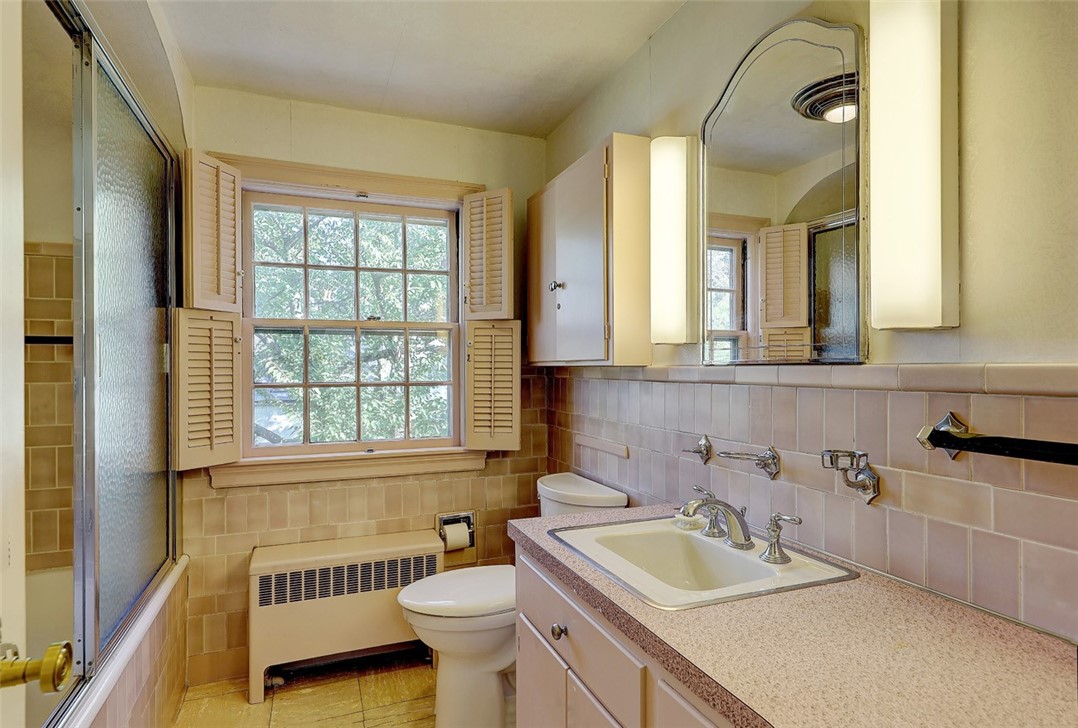 21 Harwich Road Providence, RI 02906 - Photo 37 of 50 Gallery Image 37