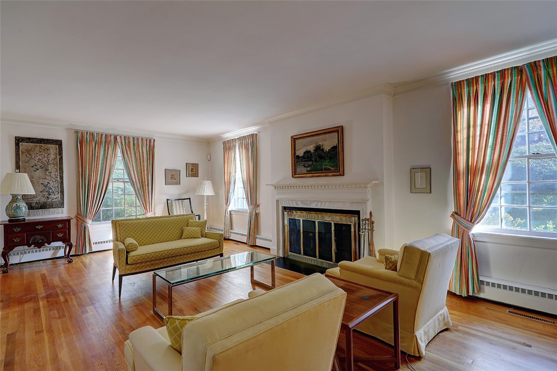 21 Harwich Road Providence, RI 02906 - Photo 7 of 50 Gallery Image 7