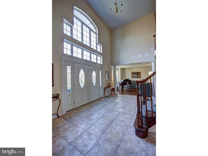 12 Matthew Court Cream Ridge, NJ 08514 - Photo 3 of 24