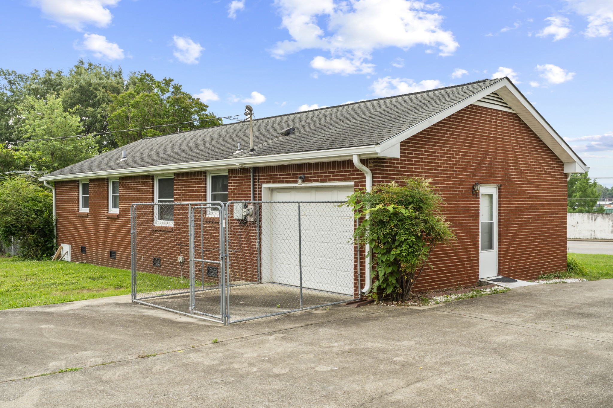 827 Lafayette Road Clarksville, TN 37042 - Photo 6 of 27 Gallery Image 6